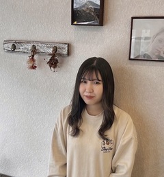 田邊　汐音